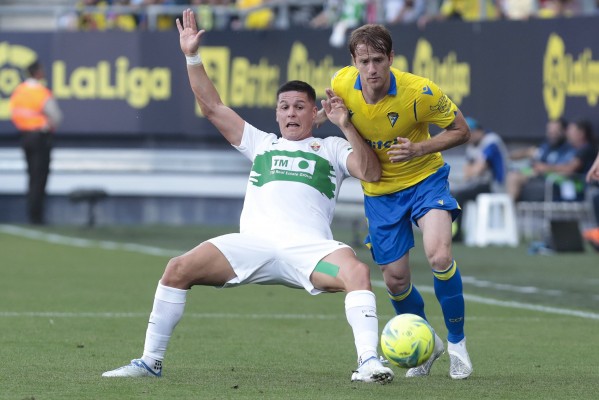 Cádiz y Elche cierran la primera parte con tablas