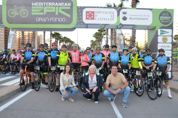 La Mediterranean Epic arranca en Oropesa del Mar  con la salida de 2.600 ciclistas