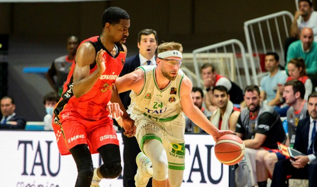 El TAU roza la gesta ante el Granada (69-73)