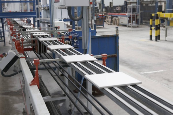La producción de azulejos mantiene su vigor y crece un 7,7% más que hace un año