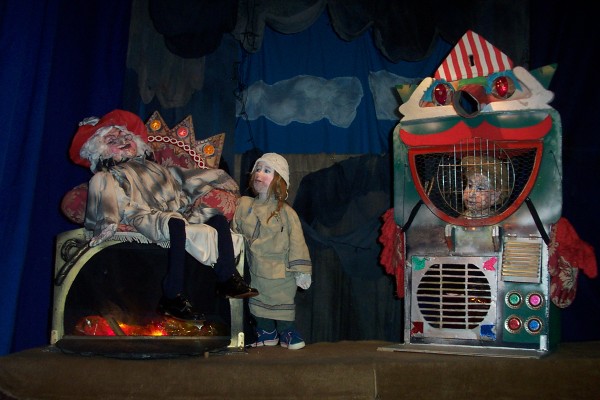 Menut Palau porta a l'Almodí les marionetes de 'Hansel i Gretel' en versió musical