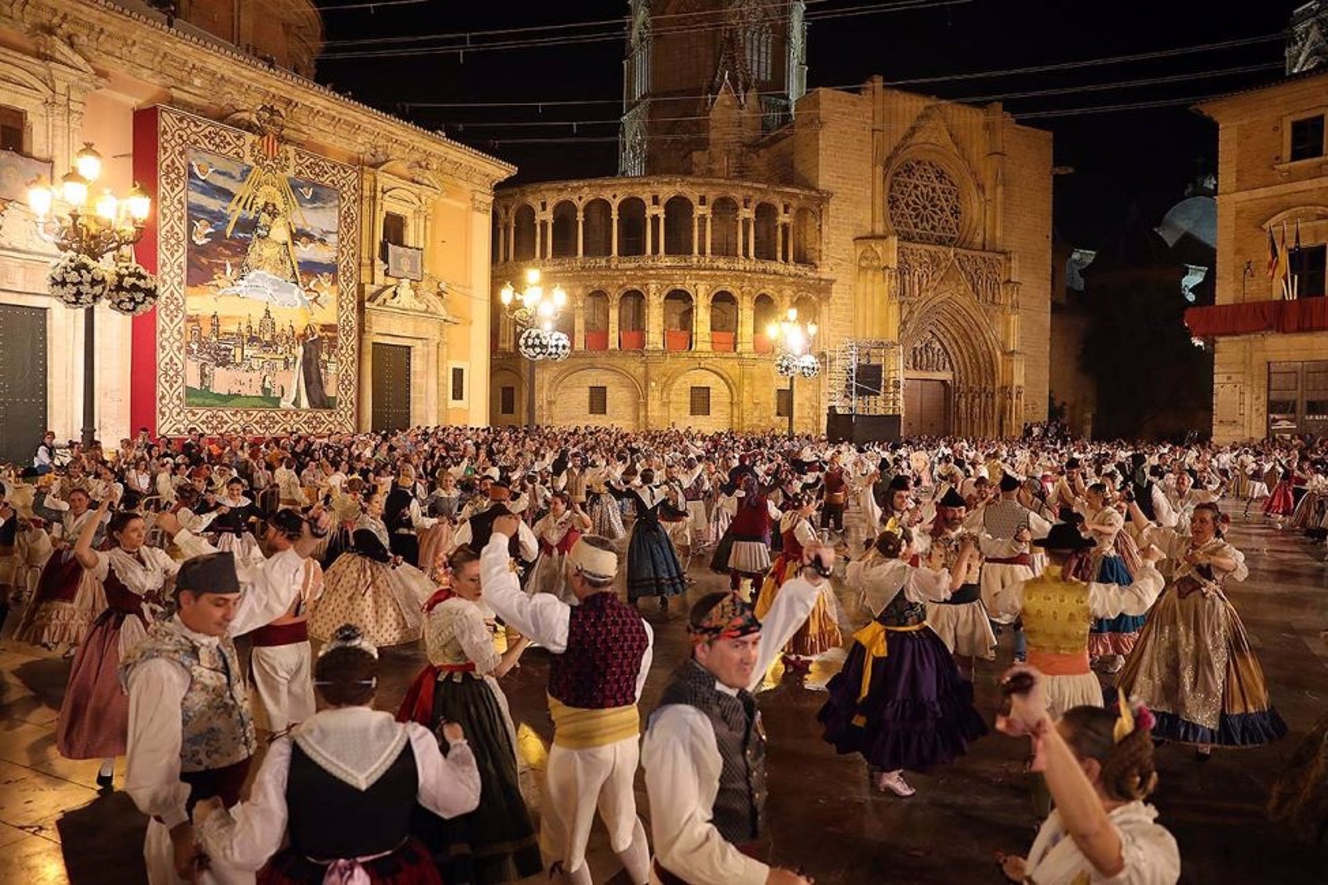 València celebra este fin de semana la fiesta de la patrona con 'dansaes', mascletà y procesión