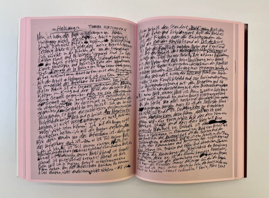 Thomas Hirschhorn presenta su nuevo libro en Bombas Gens