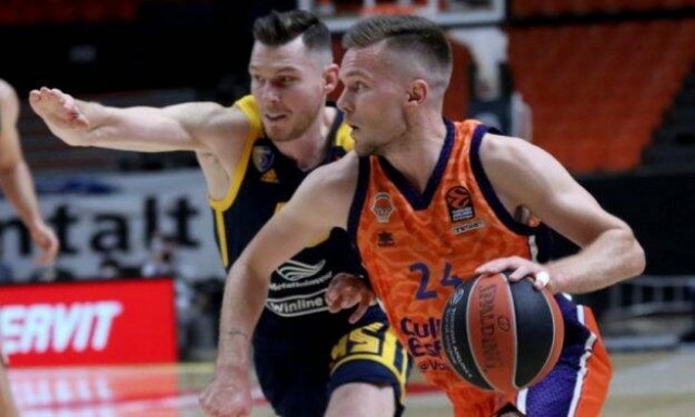 Hermannsson, baja en próximos encuentro y duda para el playoff por lesión
