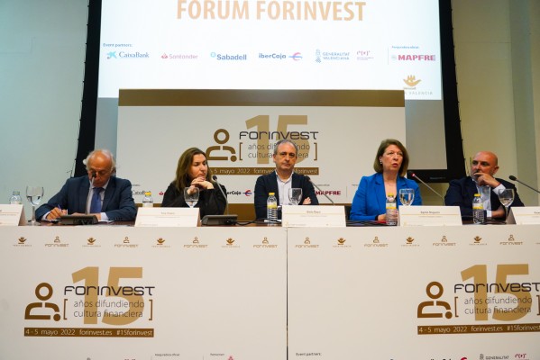 Los promotores estallan contra la falta de suelo en València: 