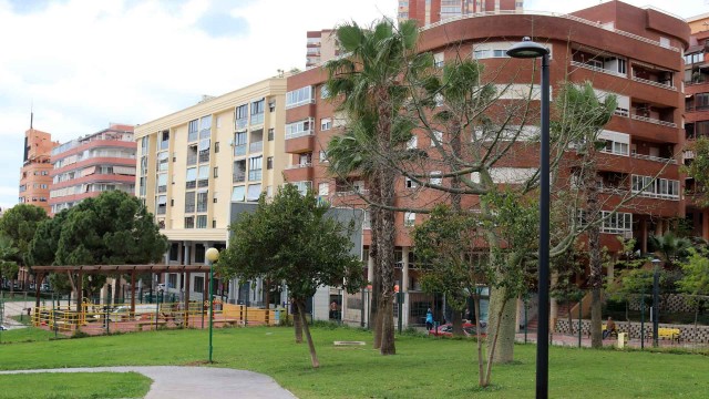 Benidorm renueva 200 luminarias en el entorno del Parque de l’Aigüera con el programa del IDAE

