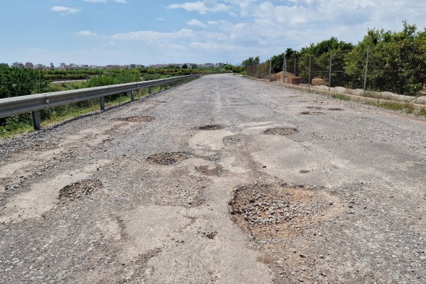 El Ayuntamiento se propone adecentar las vías paralelas al Riu Sec desde la ronda al Serradal