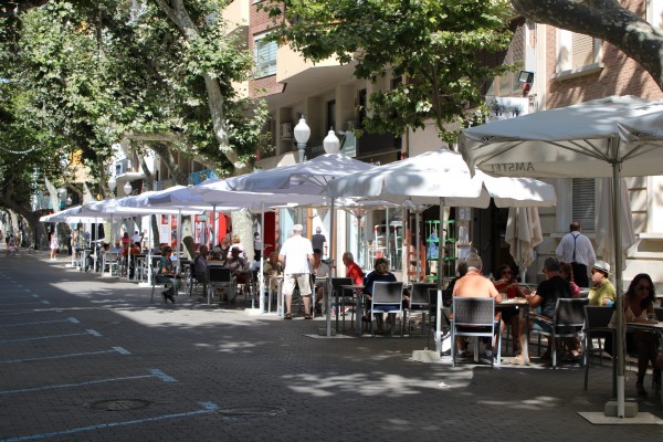 Dénia mejora el firme y renueva farolas en Marqués de Campo con 272.000 euros