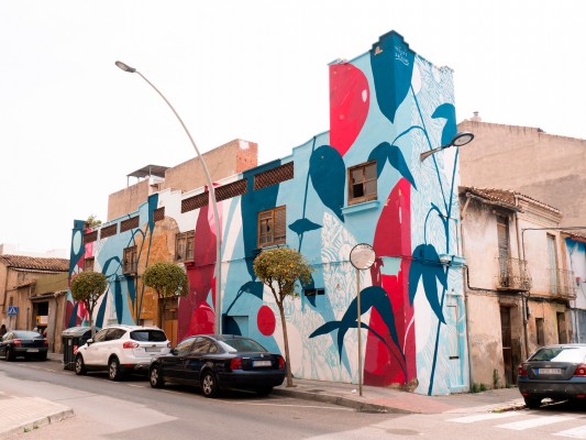Un nou mural fa eterna la primavera a Vila-real
