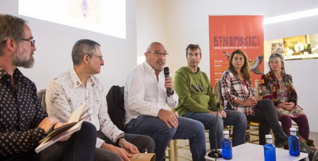 Etnomusic mira a los Balcanes y a Senegal