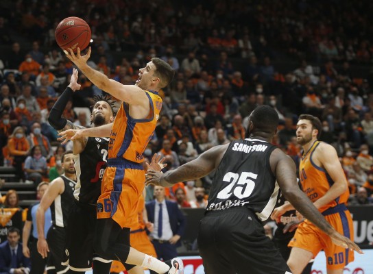 Valencia Basket reacciona tarde ante una gran Virtus y se queda sin final