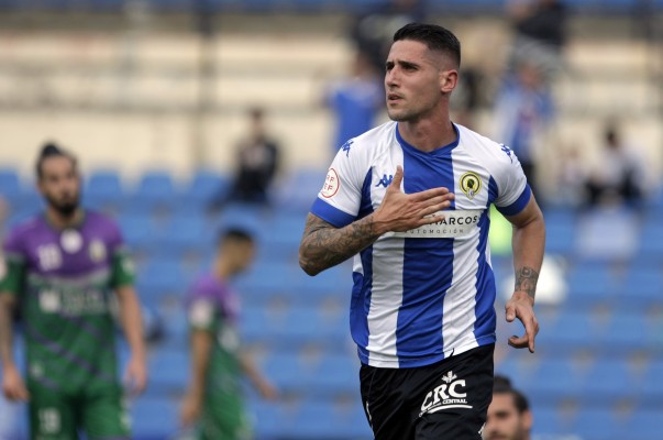 Raúl González juega dentro y fuera del campo