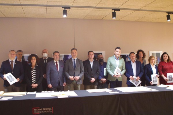 Nueve municipios recuperan quince valiosos documentos históricos restaurados por el Archivo Regional