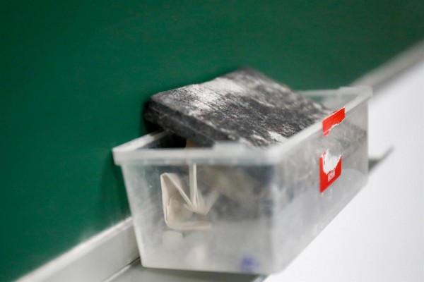 Educación propone a los sindicatos consolidar más de 9.000 plazas de interinos