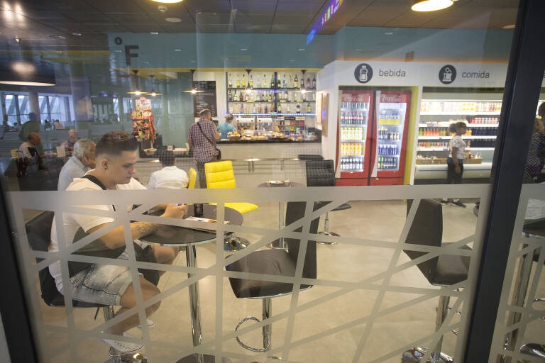 El aeropuerto de Castellón mejora su servicio de cafetería y lo estrenará a partir del 1 de junio