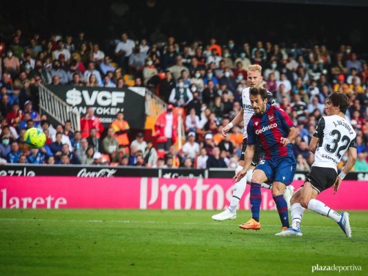 Chelo Saracchi pisa fuerte