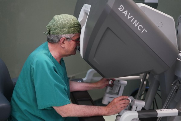 La Fundación Instituto Valenciano de Oncología gana el Premio Derecho Sanitario 2022 