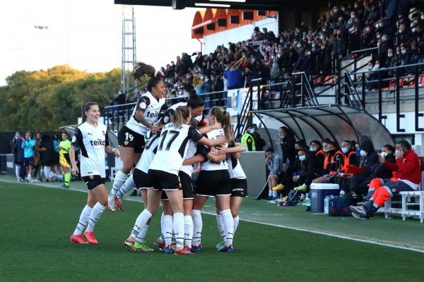 El Valencia necesita un punto en dos partidos para confirmar la permanencia

