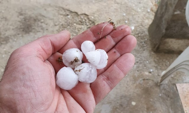Crevillent y Pinoso sufren episodios de granizo durante el temporal de este domingo