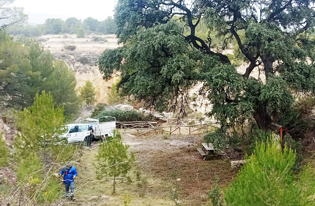 Xixona acondiciona las zonas recreativas naturales más visitadas
