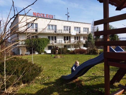 En marcha el 'Hotel de las Madres' en Przemysl (Polonia), un centro para 50 mujeres ucranianas