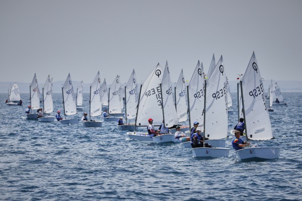 Pedro Adán y Blanca Ferrando revalidan el título autonómico de Optimist en el Club Náutico de Santa Pola