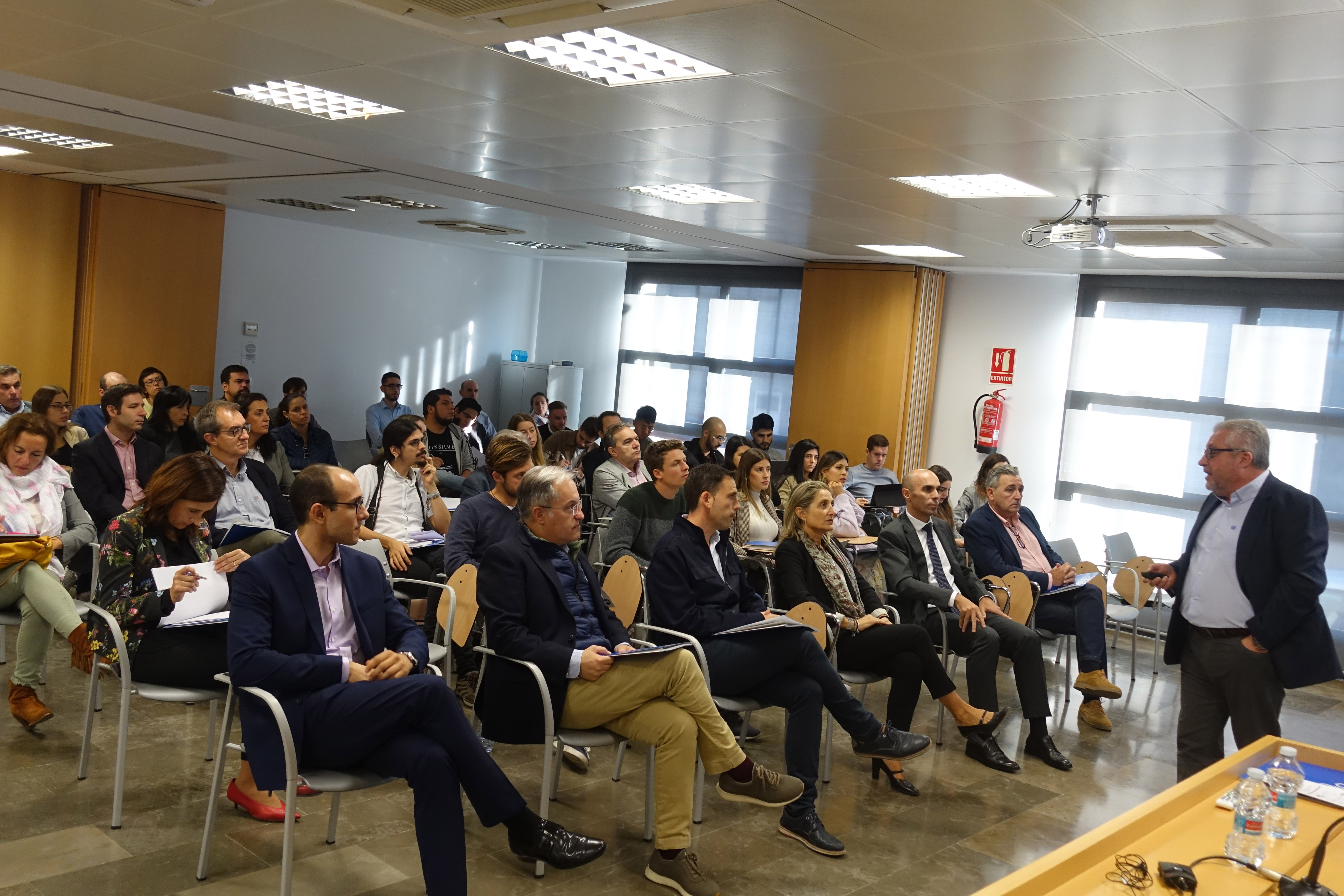 Fuente del Jarro y la Universitat de València se unen para formar a las pymes en sostenibilidad