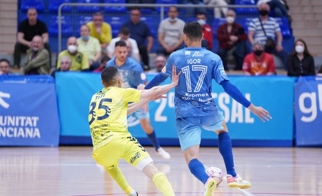 Peñíscola y Bisontes firman las tablas en el duelo provincial y se acercan a sus objetivos (1-1)