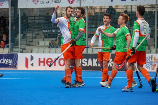 El Valencia CH cae ante el líder y el Giner de los Ríos gana a domicilio