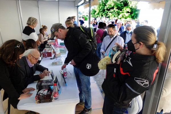 La Fira del Llibre es vist de negre amb els grans referents de novel·la de misteri i policíaca 
