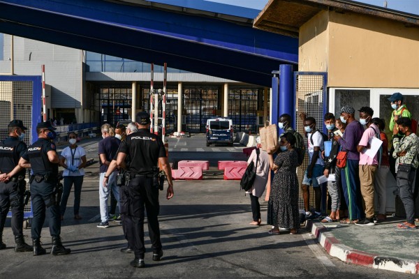 El Gobierno aplaza otros 15 días la reapertura de fronteras de Ceuta y Melilla para 