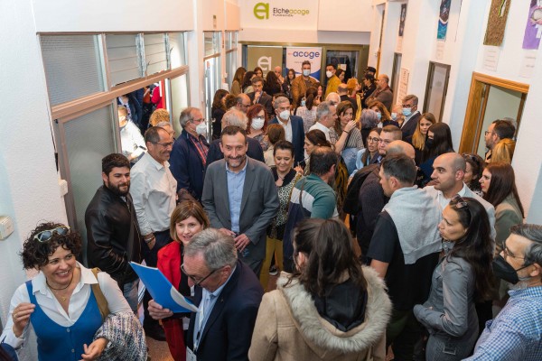 Elche Acoge luce una gran inauguración en sus nuevas instalaciones en El Pla
