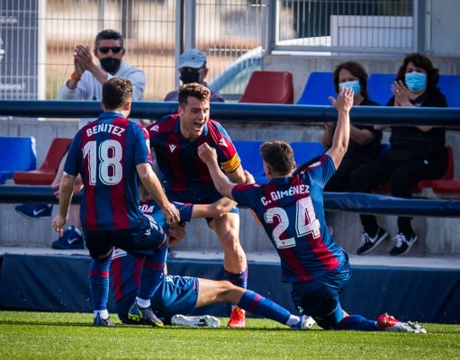El Atlético Levante no quiere complicarse la vida contra el líder