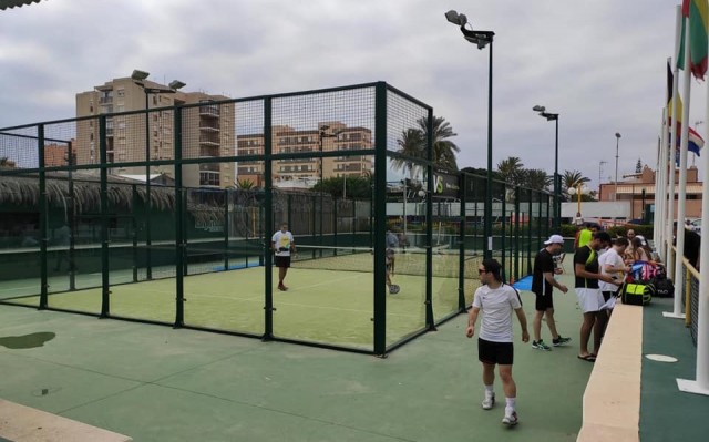 El pádel no tiene vacaciones: los clubes del Mar Menor esperan un 'todo completo' en verano