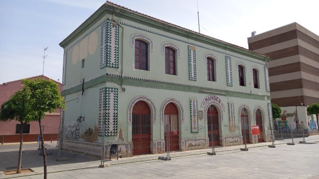 Manises inicia las obras para convertir la antigua estación de Renfe en la nueva oficina de turismo