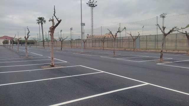 Vila-real habilita dos espacios de estacionamiento en la CEM Pau Francisco Torres con 300 plazas