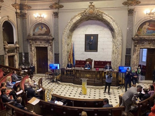 València insiste en aplicar la tasa turística cuando se den las condiciones y en diálogo con los implicados