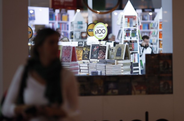 L'UJI exhibeix el seu catàleg en la Fira del Llibre de Buenos Aires