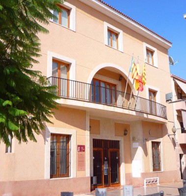 La colección 'Rosser Limiñana' volverá a exponerse en las estanterías de la biblioteca de El Campello