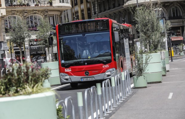 La EMT permitirá cargar y validar todos los títulos con el móvil
