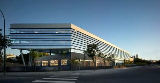 Axiare Patrimonio compra el edificio alquilado a PSA (Peugeot Citroën) en las Tablas