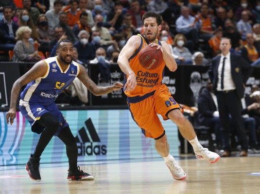 Valencia se cita en semifinales con la Virtus
