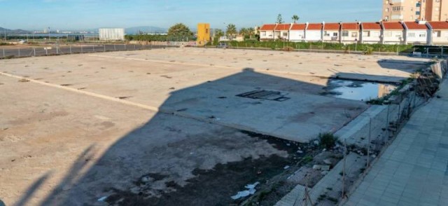 Qué ocurrirá con el mercadillo de Cabo de Palos o los posibles usos del Naval, entre las mociones llevadas hoy a Pleno