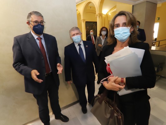 El dilema de Vélez con el agua del Segura: ¿Plantar cara a la ministra Ribera por el Trasvase?