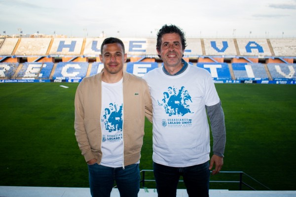 Granotas que triunfan por España: Dani Llácer, el exanalista de Alessio que ha devuelto la ilusión al Recre 