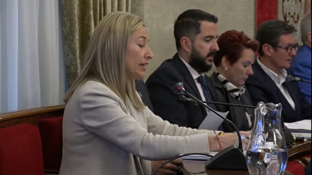 Alicante cumple con la UE y ajusta las cuentas sin Vox para financiar el plan de reducción del tráfico