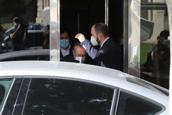 Grau y Rubio tenían cajas de seguridad y cuentas donde ingresaban en efectivo miles de euros al mes