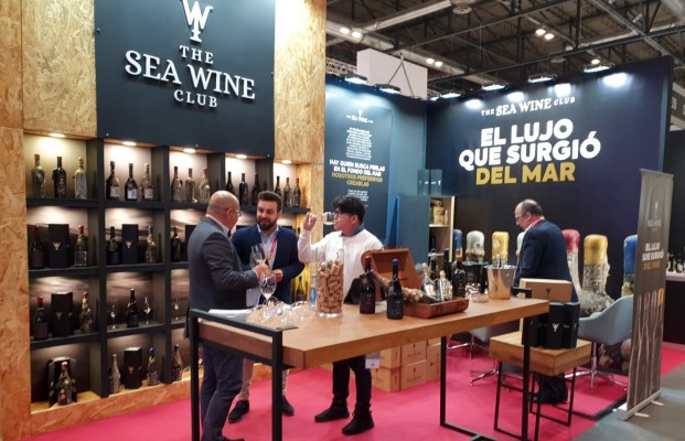El vino submarino de Alicante vuelve a la mayor feria 'gourmet' de Europa y anuncia un champagne