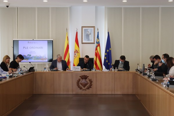 El Pleno aprueba por unanimidad bonificar el IBI a 288 locales con negocios de Vila-real
