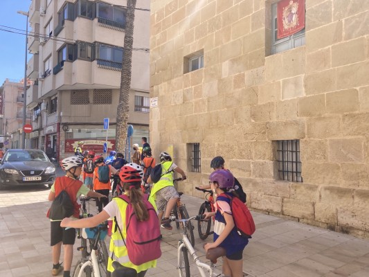 La 'peregrina escolar' a Santa Faz congrega a 3.000 menores de 22 colegios de Alicante